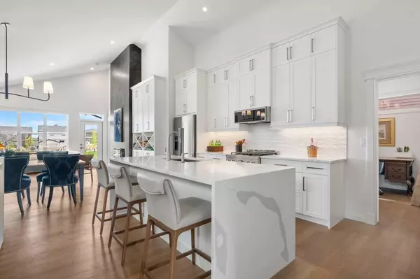 218 Mitchell Heath NW, Calgary, AB T3R 2G2