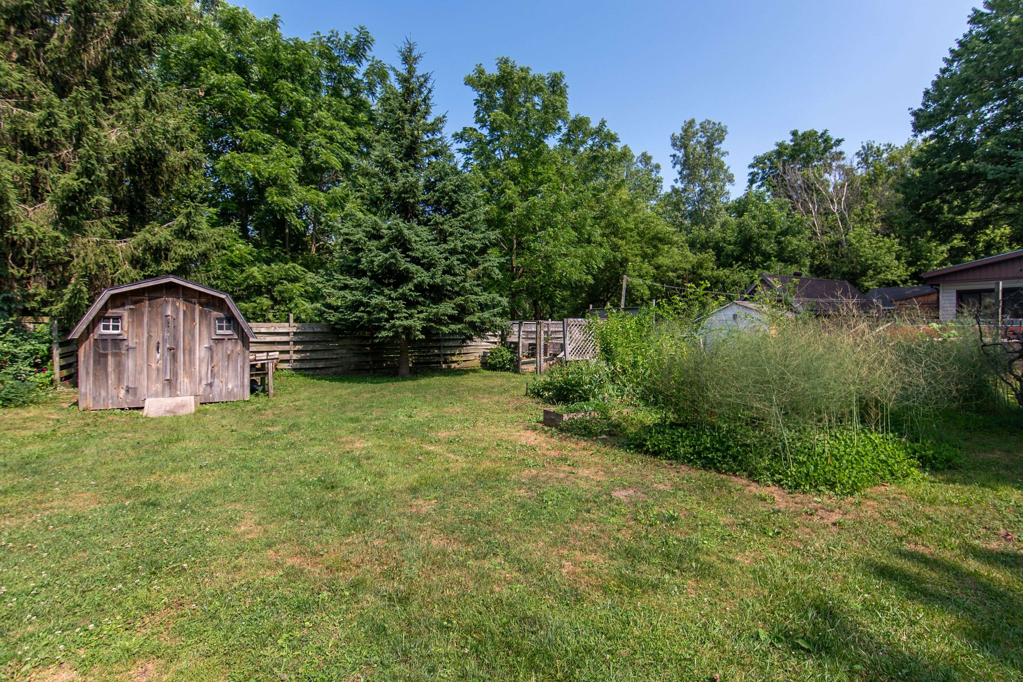 Huron-kinloss, ON N0G 2R0,3 Gladstone ST