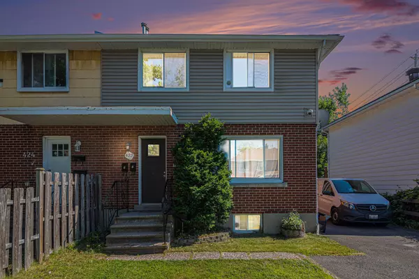 422 Queen Mary ST, Overbrook - Castleheights And Area, ON K1K 1W5