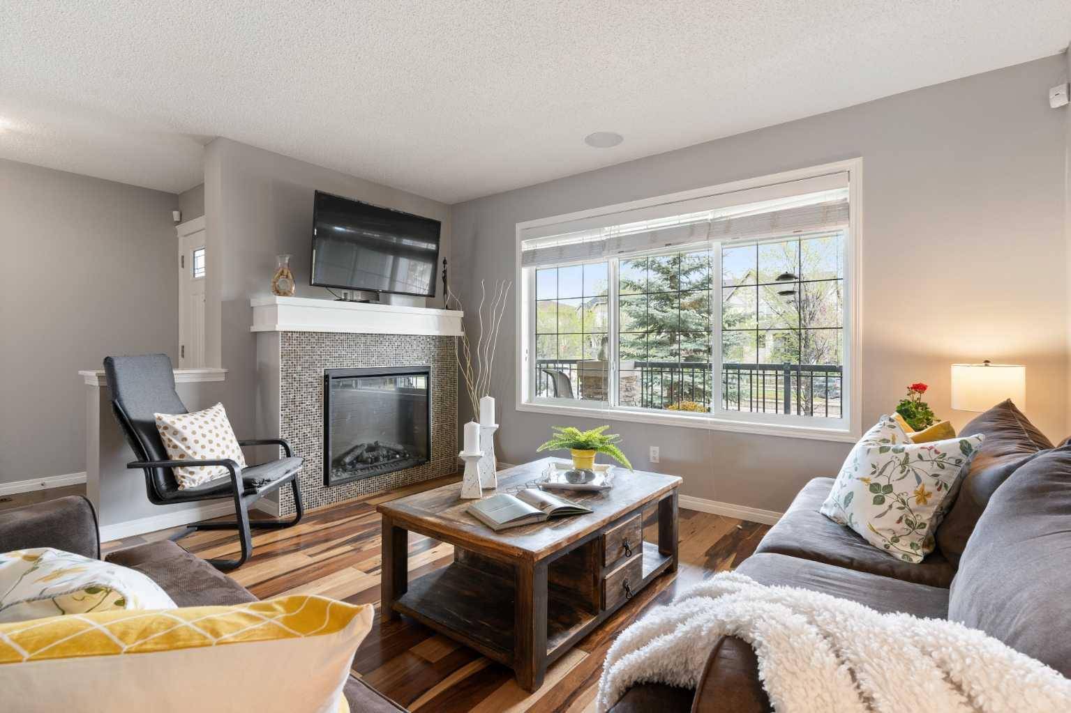 37 Legacy Gate SE, Calgary, AB T2X 0W3