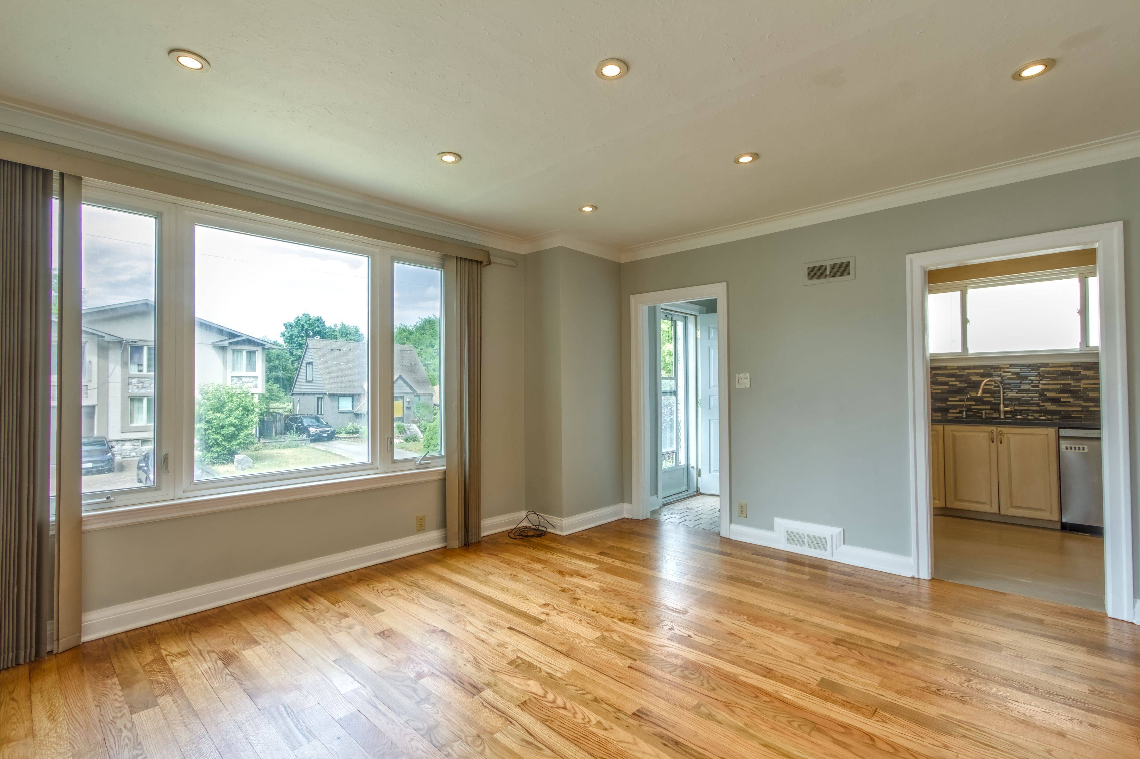 Toronto E08, ON M1M 2N8,101 Eastville AVE