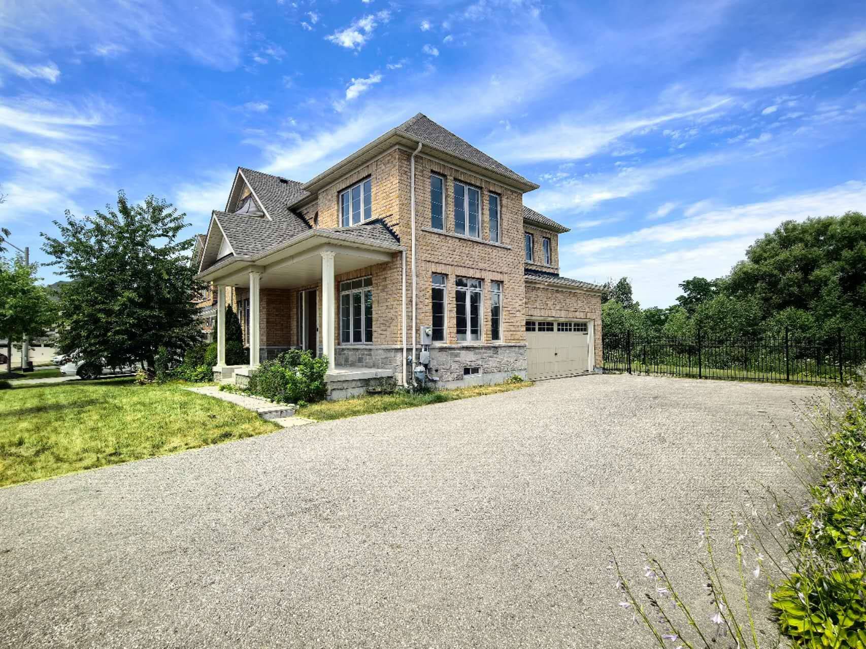 Richmond Hill, ON L4E 0T3,20 Kellogg CRES