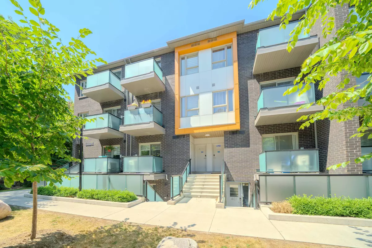 Toronto E08, ON M1J 0B3,2789 Eglinton AVE #405