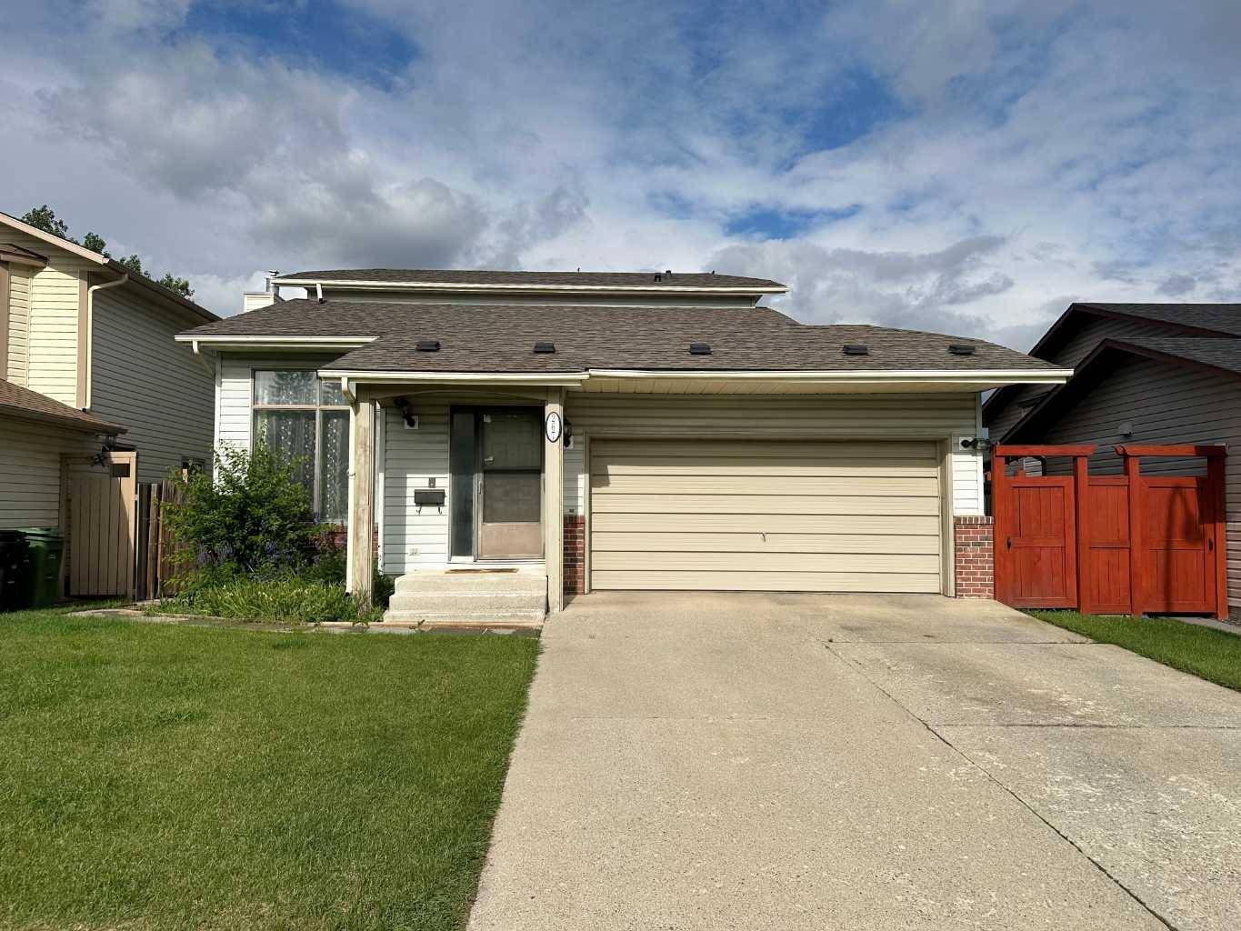 267 Shawmeadows RD SW, Calgary, AB T2Y 1B6