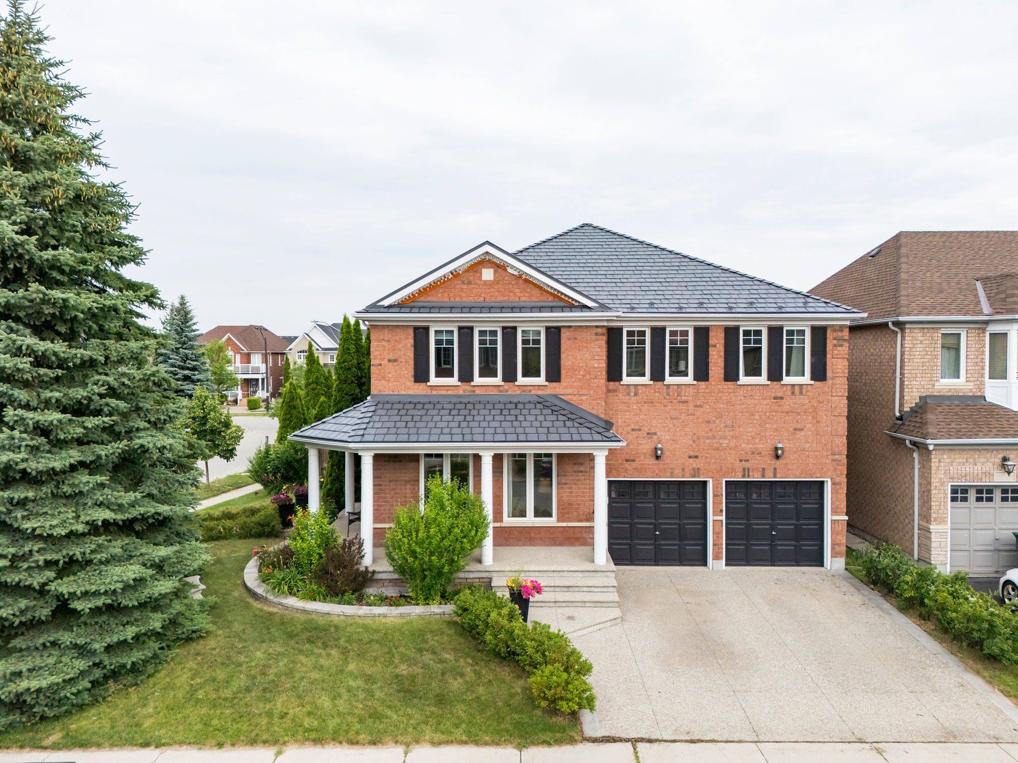 Mississauga, ON L5M 6V9,3117 Splendour PL