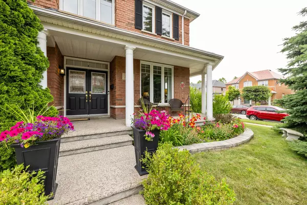 Mississauga, ON L5M 6V9,3117 Splendour PL