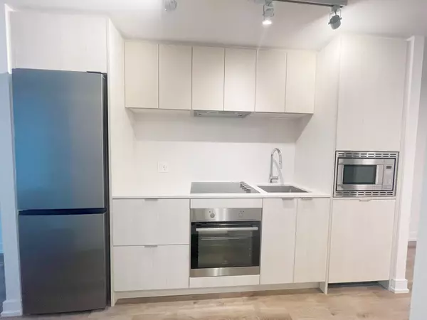 Hamilton, ON L8R 0A8,1 Jarvis ST #615