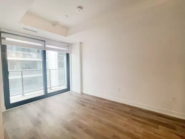 Hamilton, ON L8R 0A8,1 Jarvis ST #615