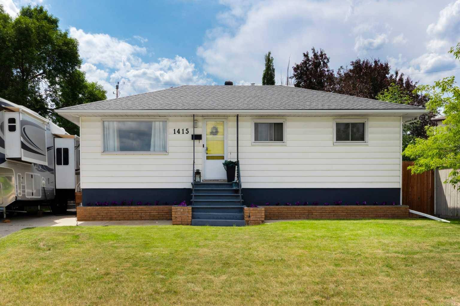 1415 Russell RD Northeast, Calgary, AB T2E 5N2