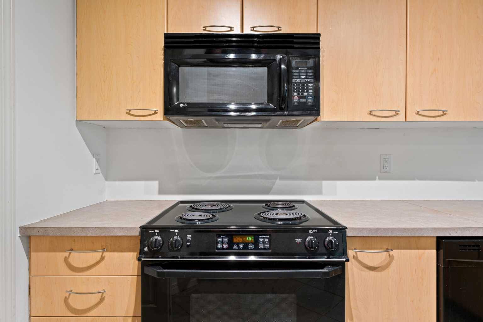 Calgary, AB T3E 7N6,22 Richard PL SW #143
