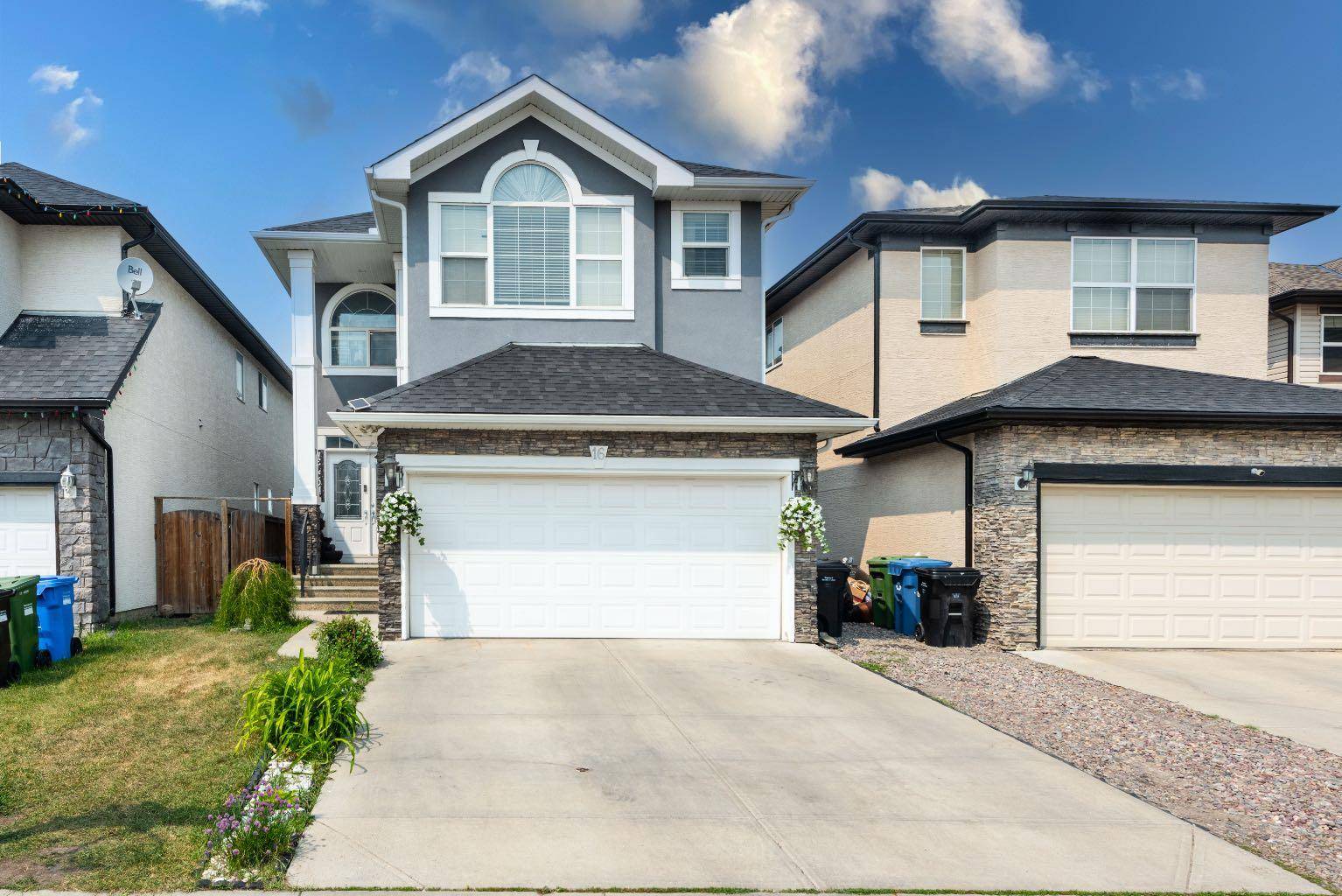 16 TARALAKE Heath NE, Calgary, AB T3J0J2