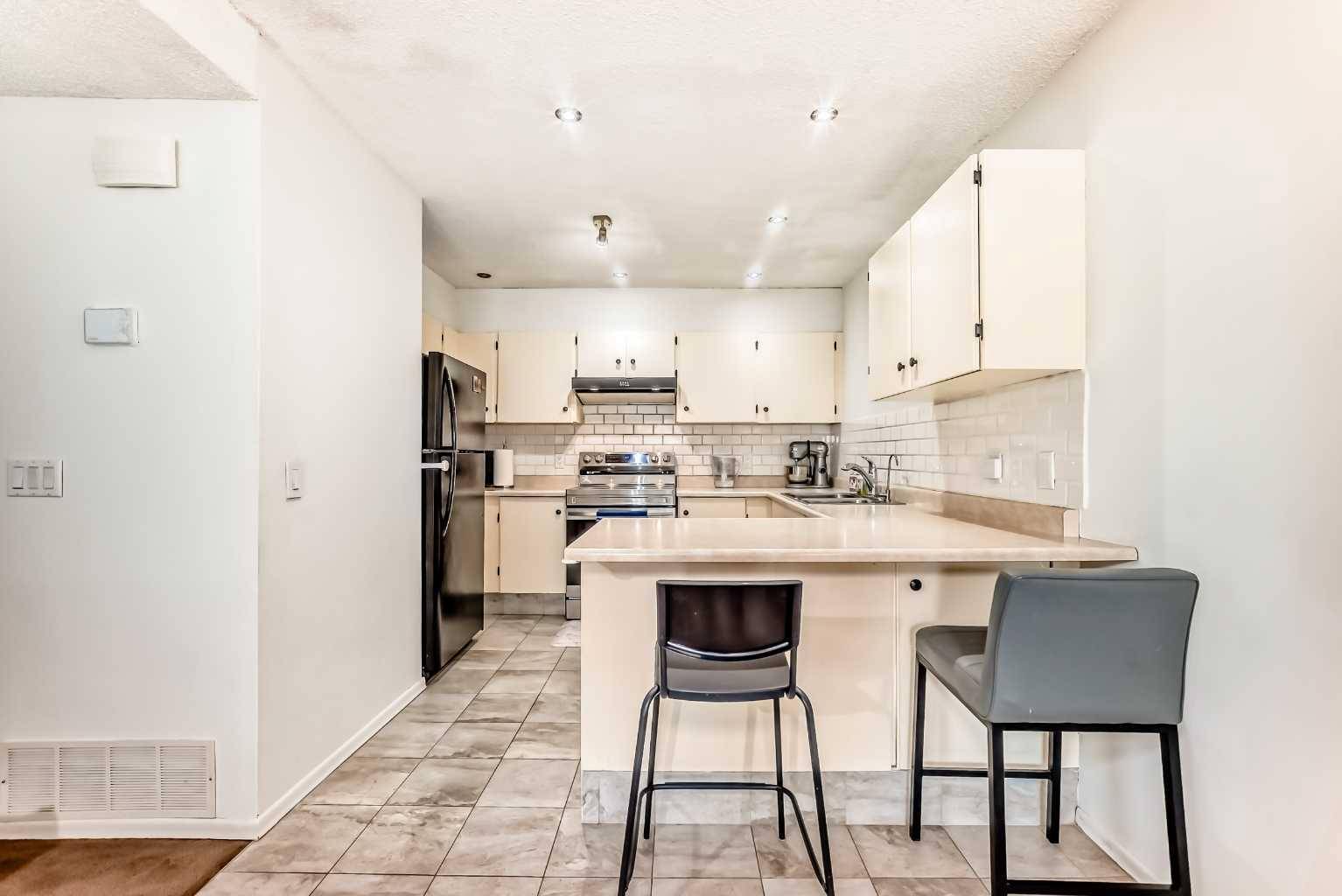 Calgary, AB T3E 6N5,3015 51 ST Southwest #111