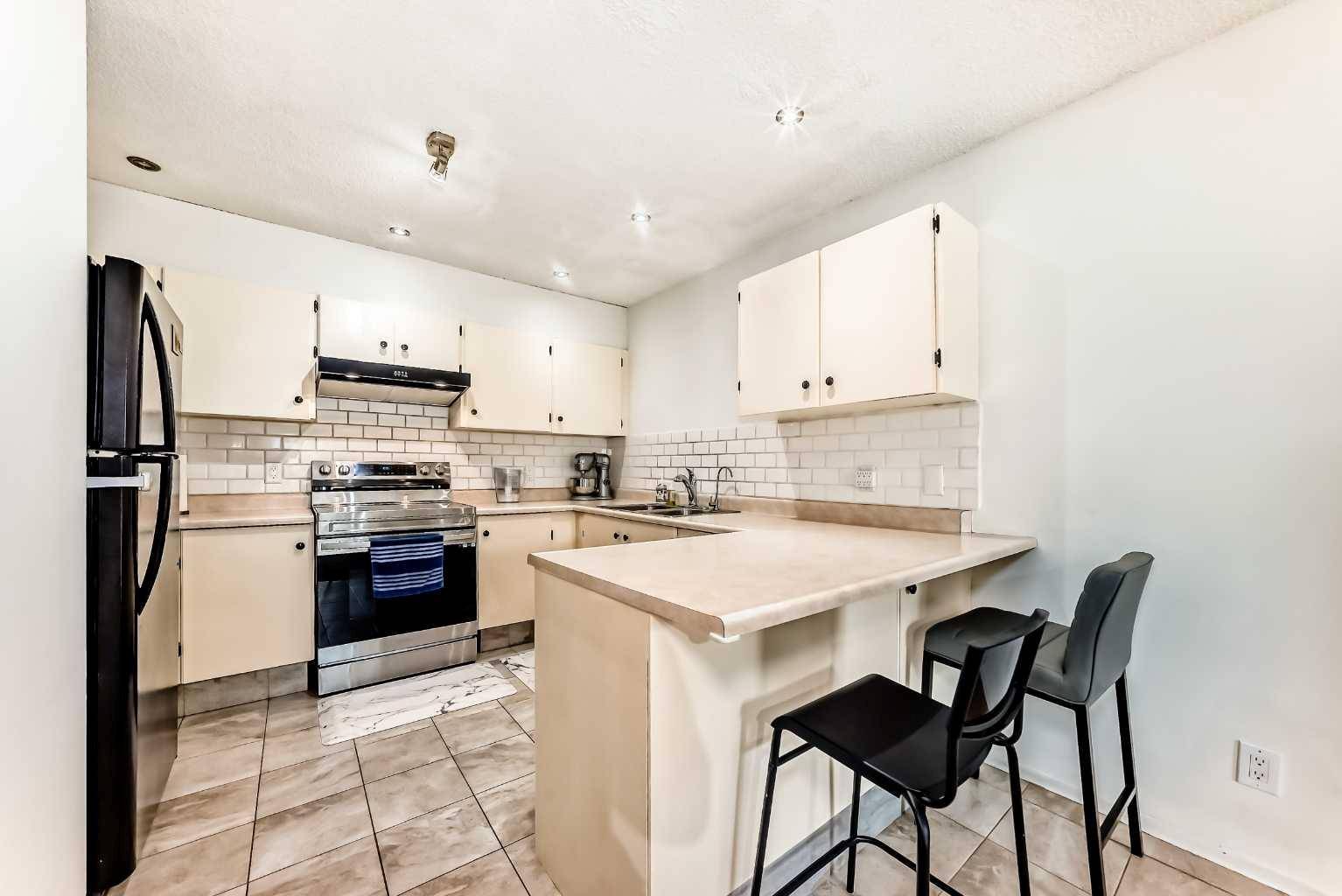 Calgary, AB T3E 6N5,3015 51 ST Southwest #111