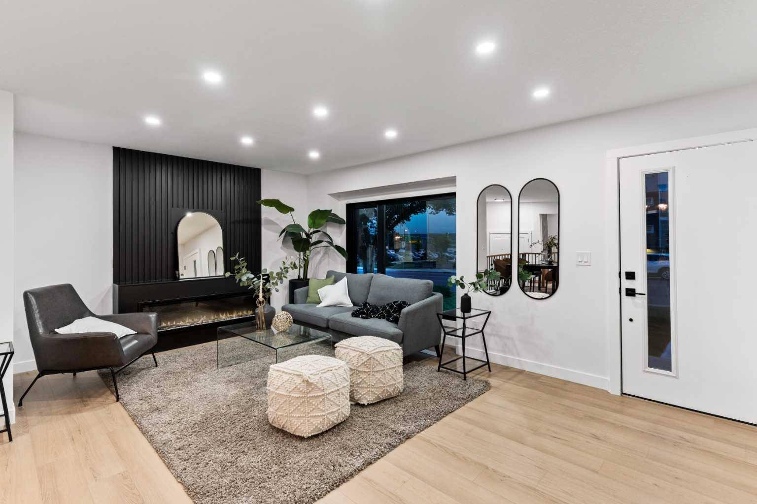 Calgary, AB T3E3W4,4940 45th ST Southwest