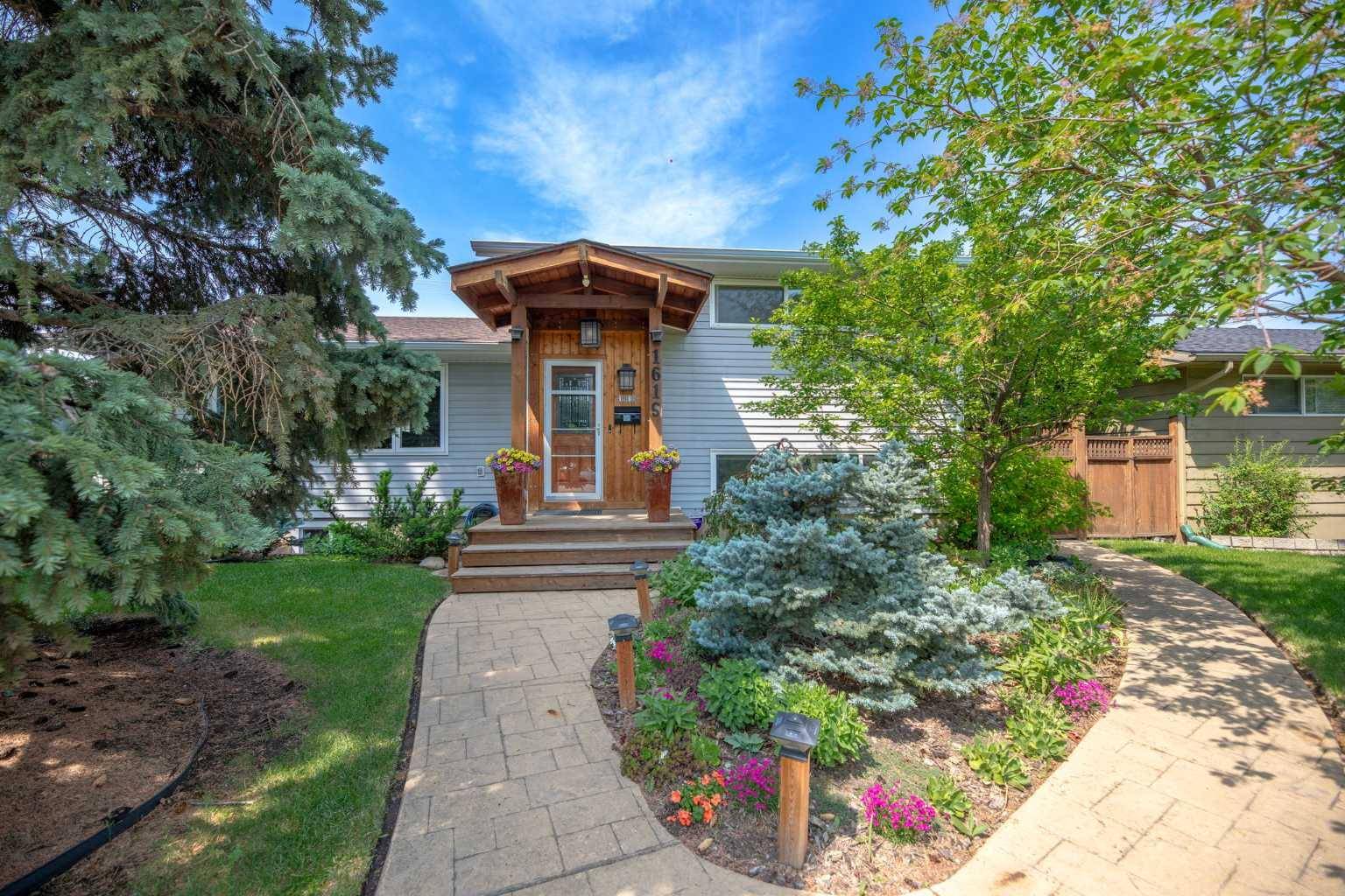 1619 47 ST SW, Calgary, AB T3C 2E2