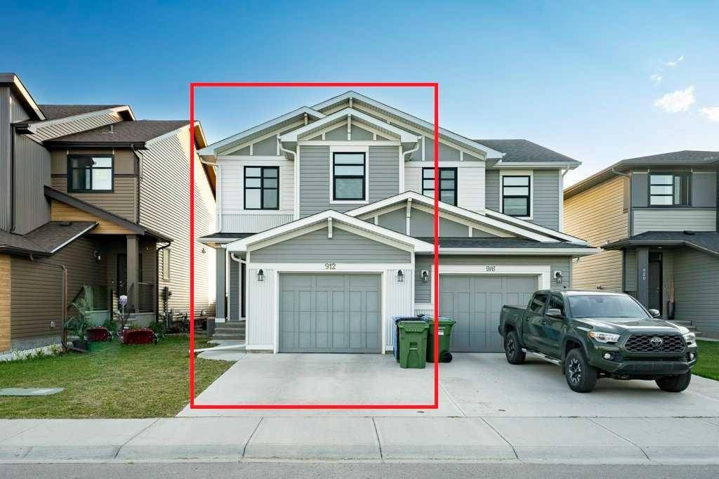 912 Seton CIR SE, Calgary, AB T3M 2V1