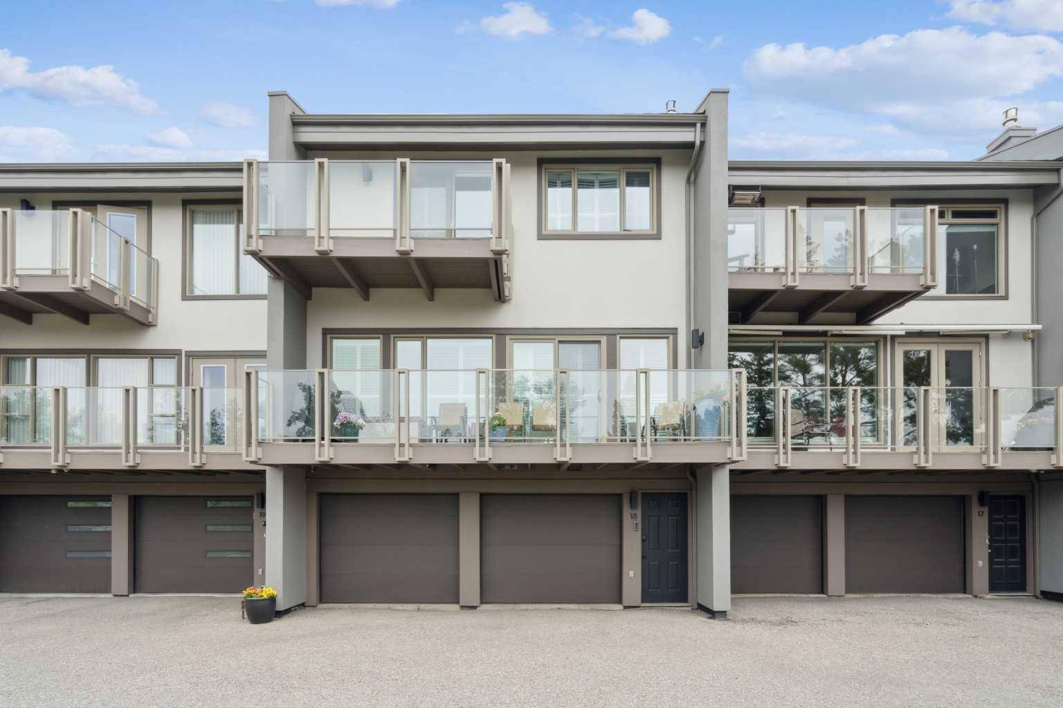 Calgary, AB T2S2T1,3203 Rideau PL SW #18