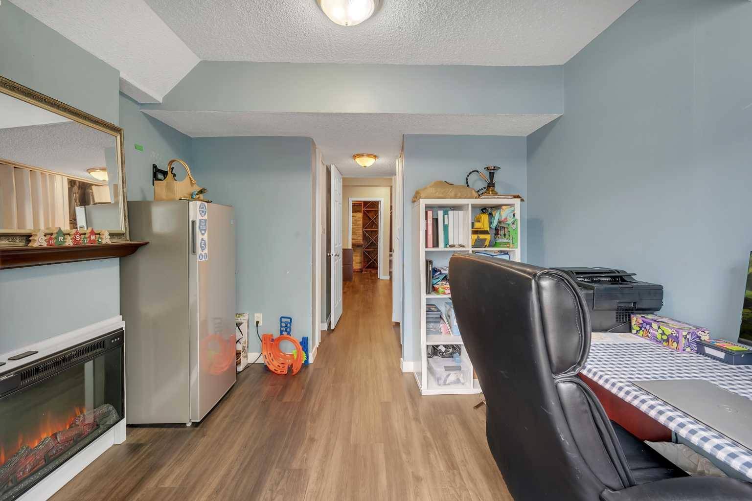 Calgary, AB T3A 6E8,200 Hidden Hills TER Northwest #13