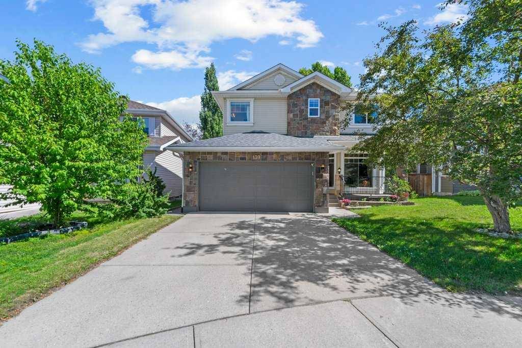 139 Douglasdale PT SE, Calgary, AB T2Z 3B4