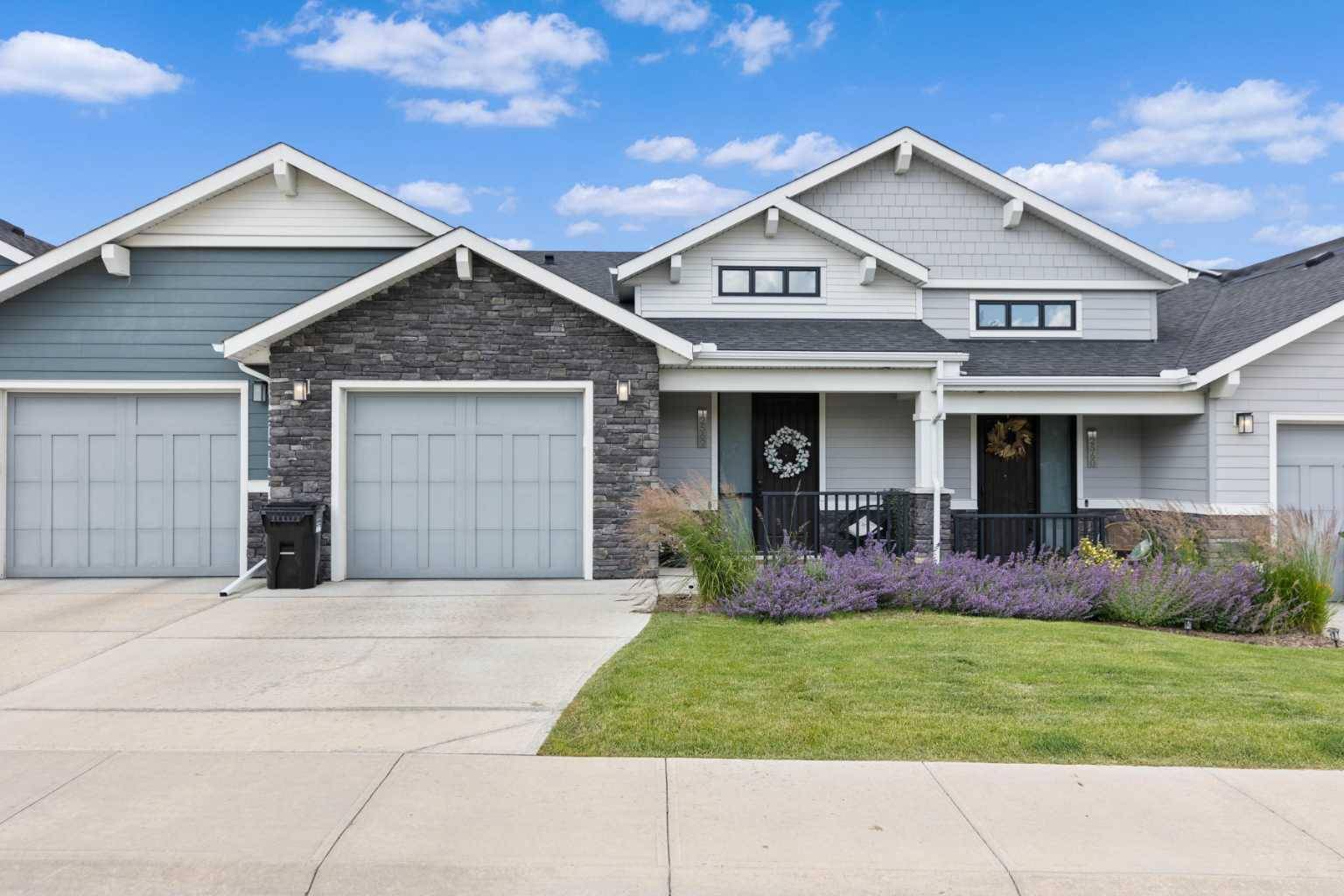 12562 Crestmont BLVD SW, Calgary, AB T3B 6J5