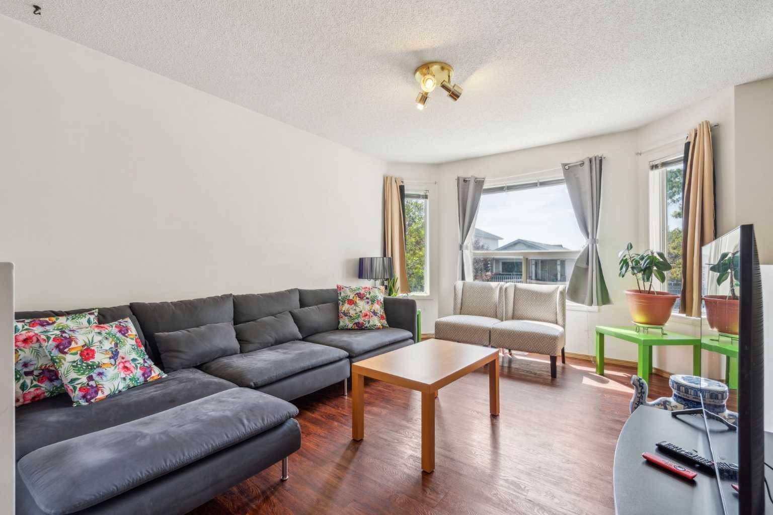 Calgary, AB T2A 7S6,46 Applemead Close Southeast