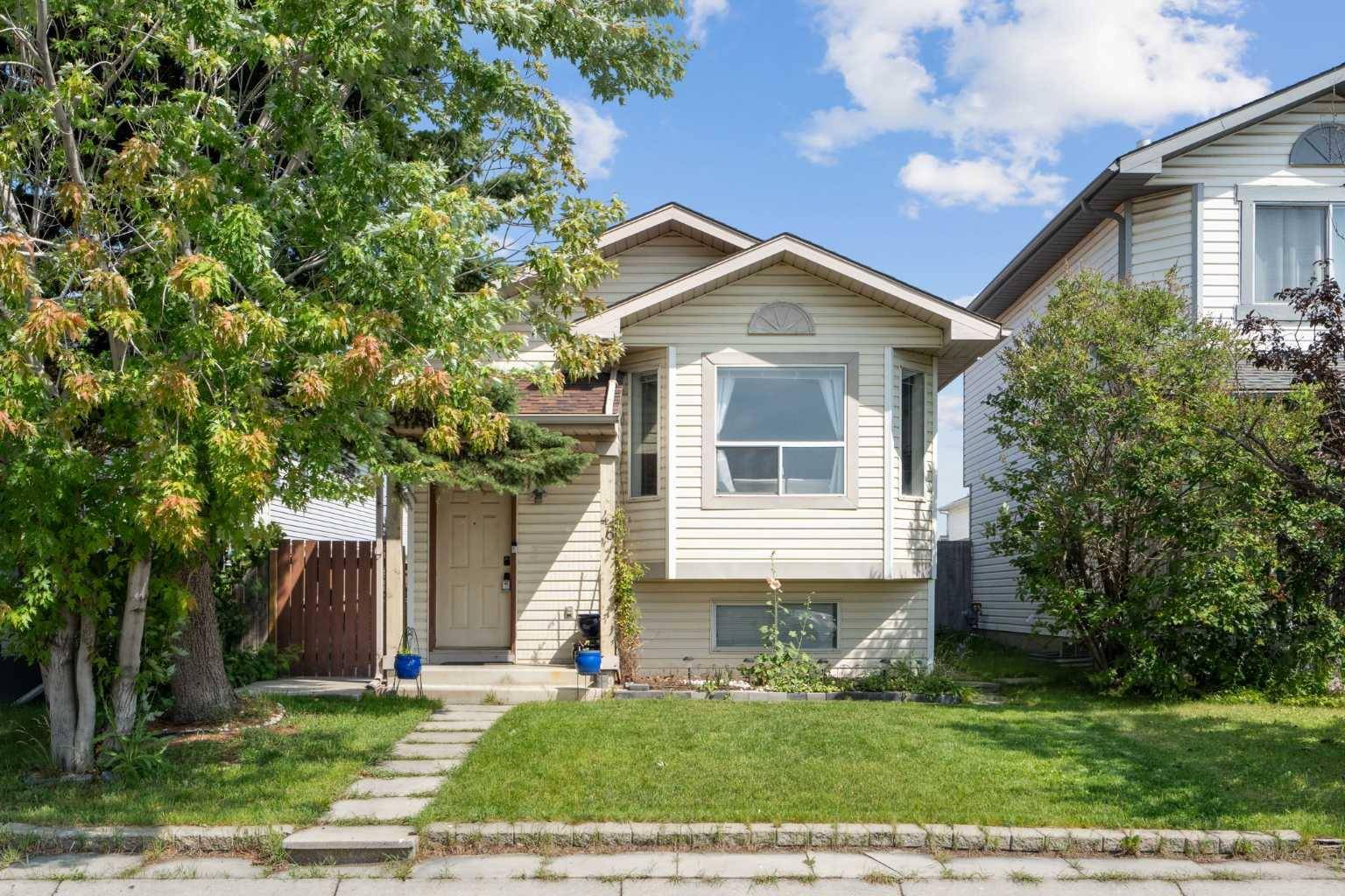 46 Applemead Close SE, Calgary, AB T2A 7S6