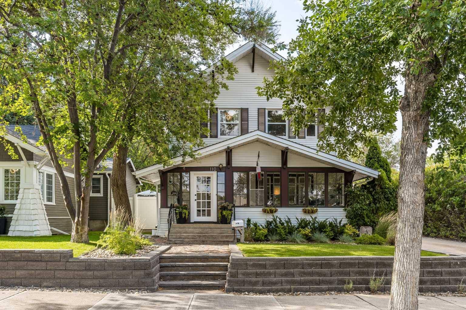 110 4 ST SE, Medicine Hat, AB T1A 0J8