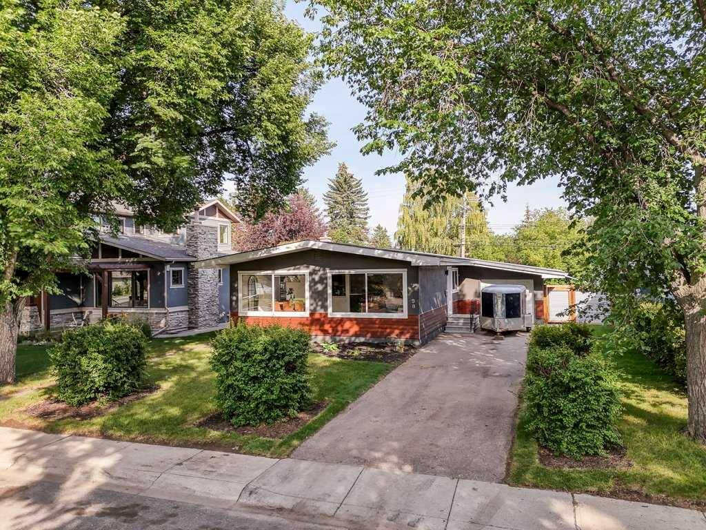 38 Westwood DR Southwest, Calgary, AB T3C 2V7