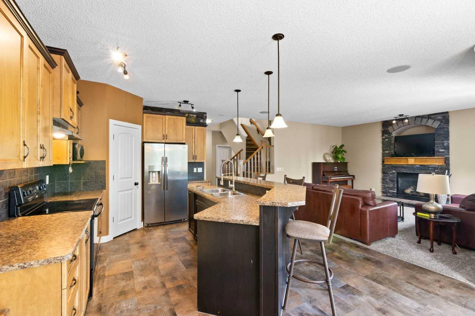 Okotoks, AB T1S2N4,212 Crystal Green PL