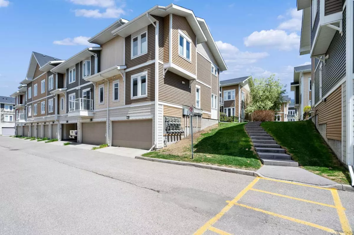 Calgary, AB T3M0Y7,719 Auburn Bay SQ SE