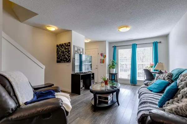 Calgary, AB T3M 1S7,56 Auburn Bay Link SE