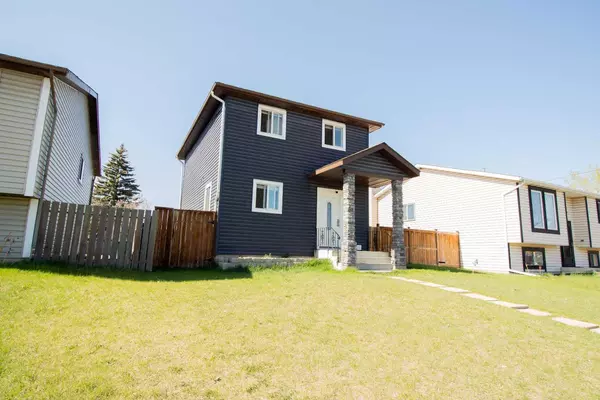 Calgary, AB T3J 1R2,16 Castlebrook RD NE