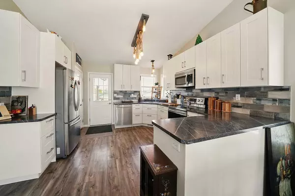 Red Deer, AB T4R 2R3,19 Lockwood AVE