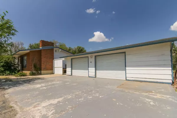 Dunmore, AB T1B 0K3,92 2nd Avenue North