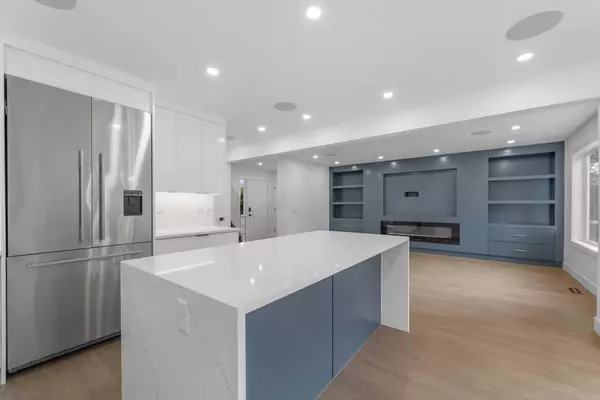 Calgary, AB T3H 3V3,168 Spring CRES Southwest