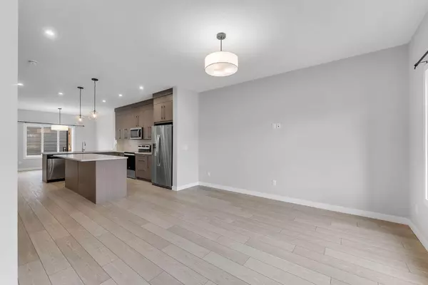 Calgary, AB T3P2A4,372 Carringvue PL Northwest