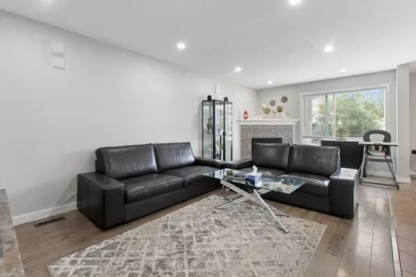 Calgary, AB T2Y 3P9,31 Bridlewood RD SW
