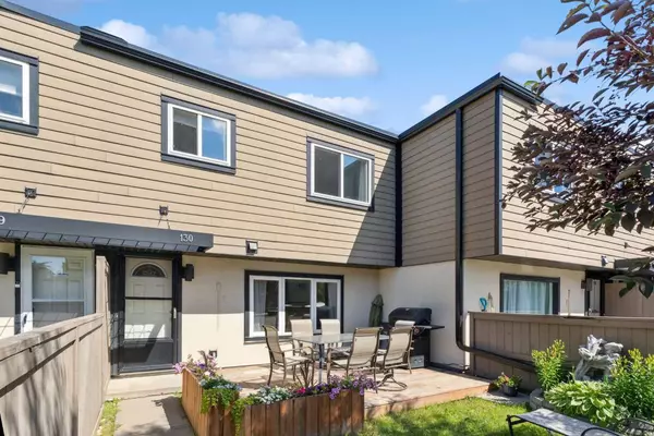3809 45 ST Southwest #130, Calgary, AB T3E 3H4