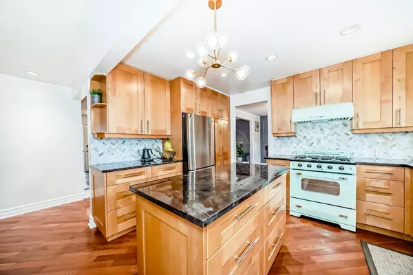 Calgary, AB T3A 2A1,232 Valhalla CRES NW