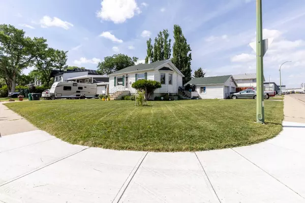 Lethbridge, AB T1H 4W6,315 Dieppe BLVD S