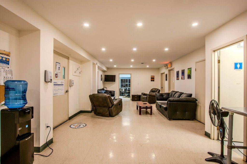 Springwater, ON L9X 1S5,667 Bayfield ST N