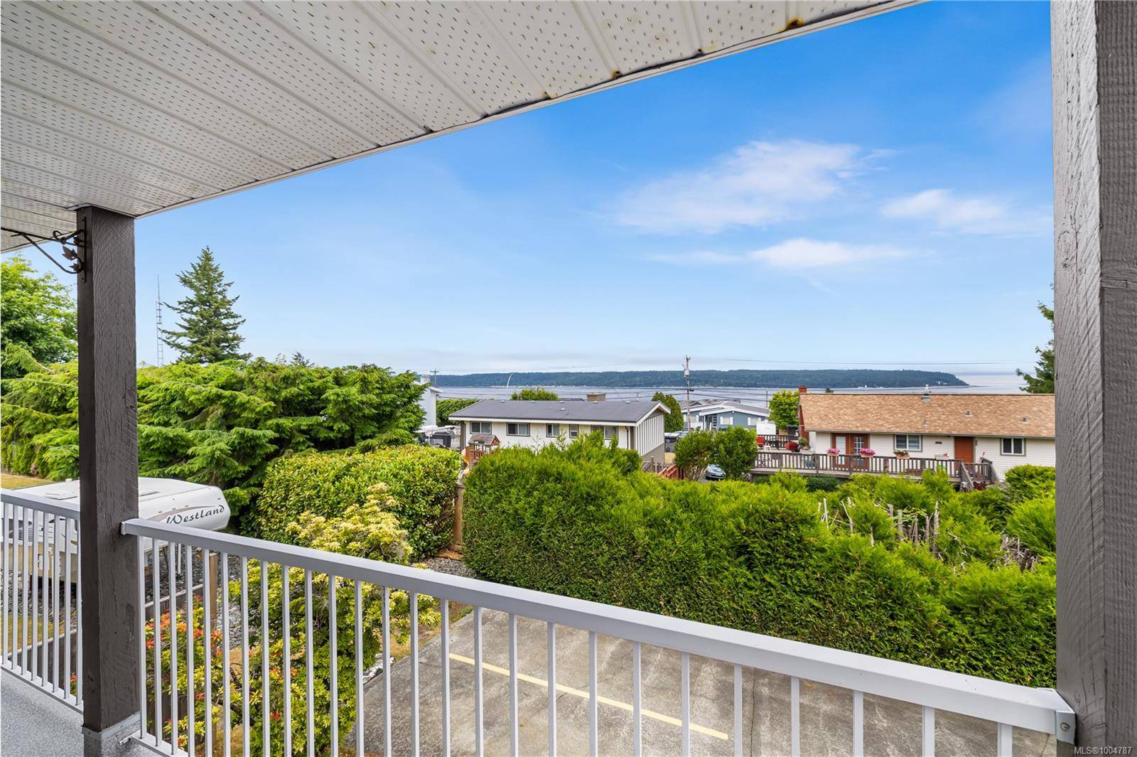 695 Upland Dr #4, Campbell River, BC V9W 2A7