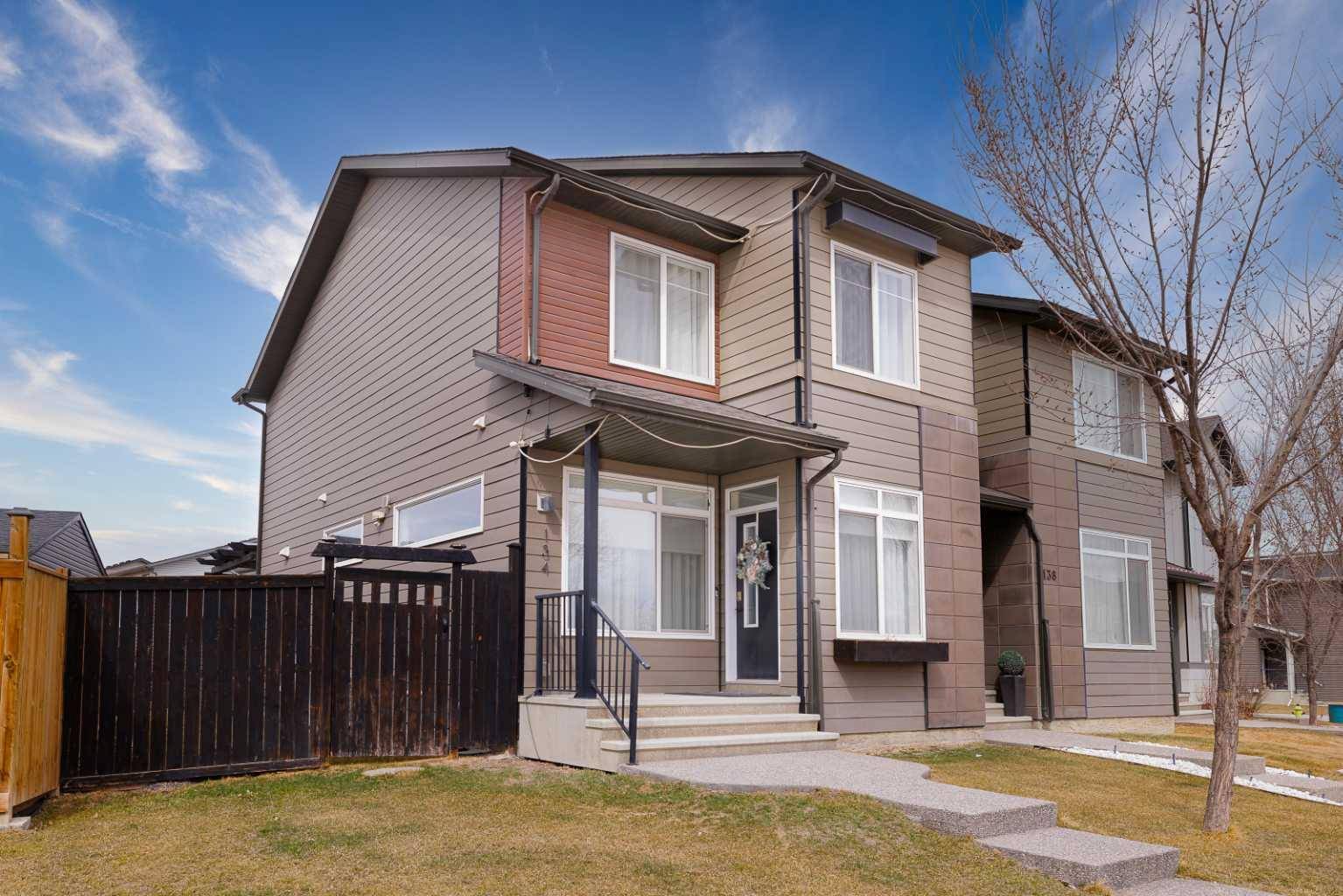 134 Walgrove DR SE, Calgary, AB T2X 2H6
