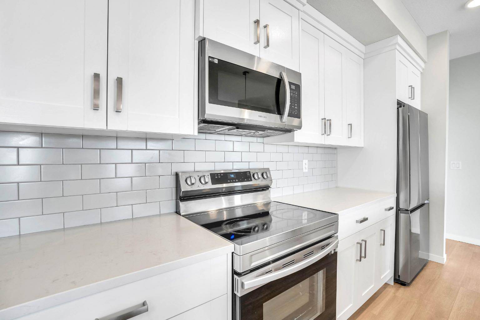 Calgary, AB T3M 3T1,220 Seton GRV SE #3402