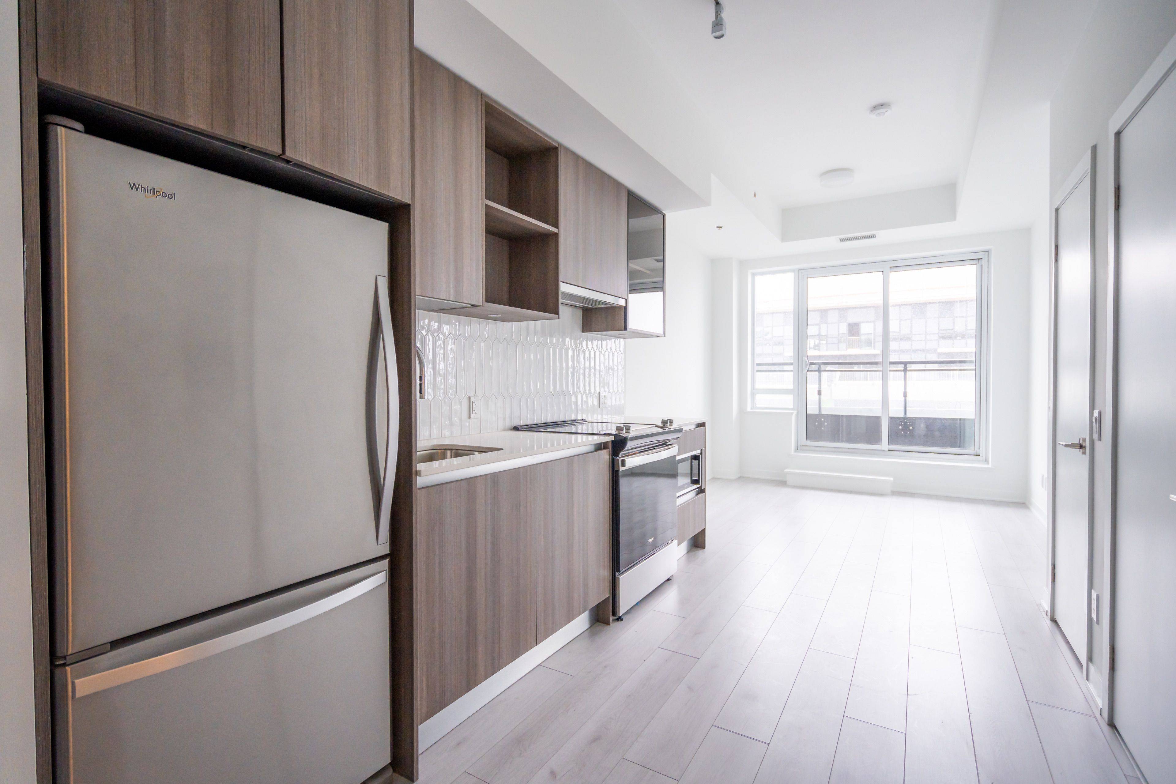 Oakville, ON L6M 5P9,405 Dundas ST W #LPH12