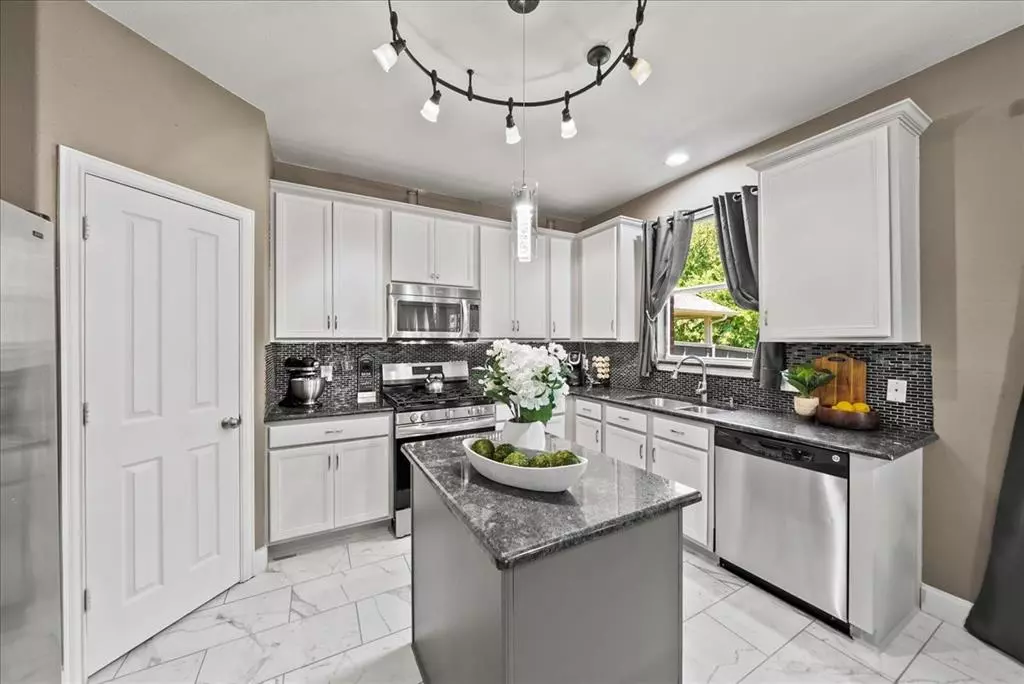 Little Elm, TX 75068,812 Creekside Drive