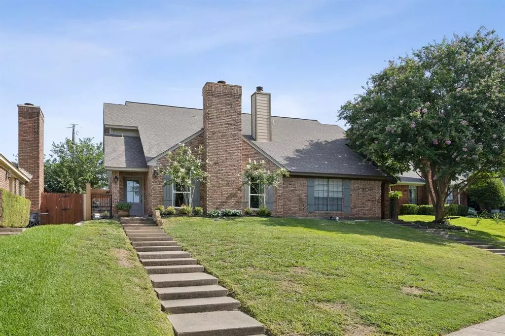 Dallas, TX 75238,9346 Highedge Circle