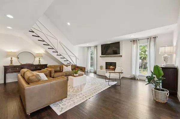 Dallas, TX 75238,9346 Highedge Circle