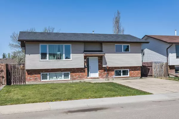 Medicine Hat, AB T1B 2W8,18 Elder AVE SE