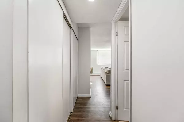 Lethbridge, AB T1J 4S1,515 6 ST S ##201